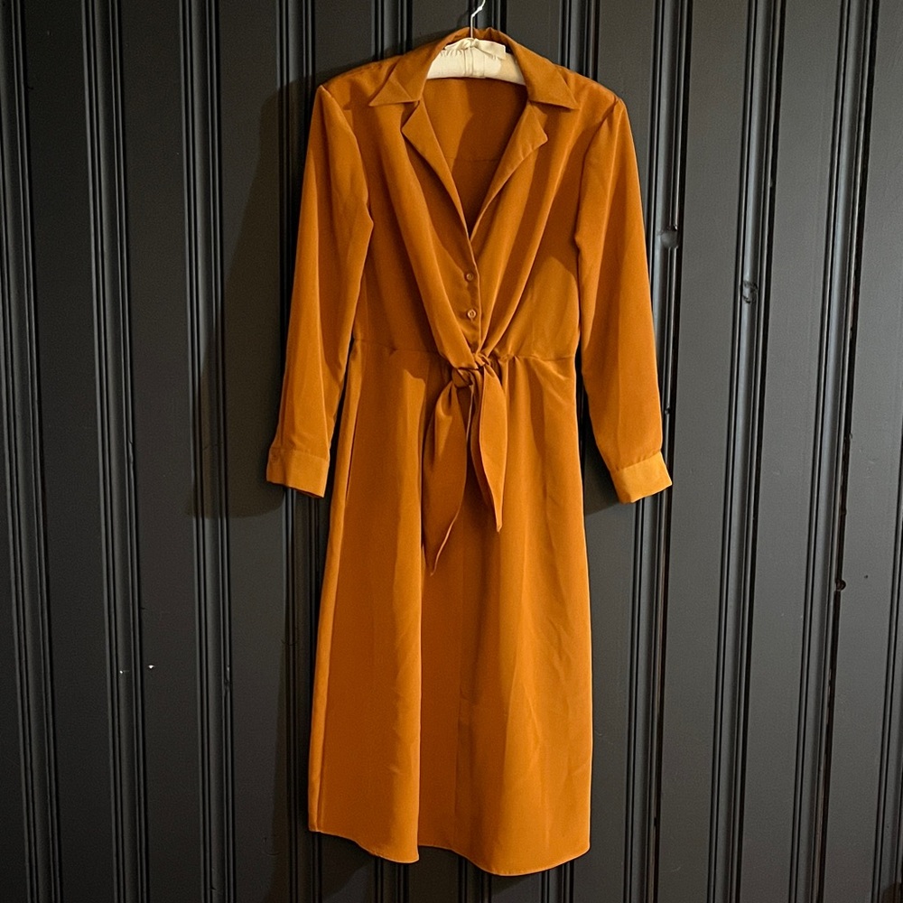 Calvin Klein cut-out/tie-waist midi dress